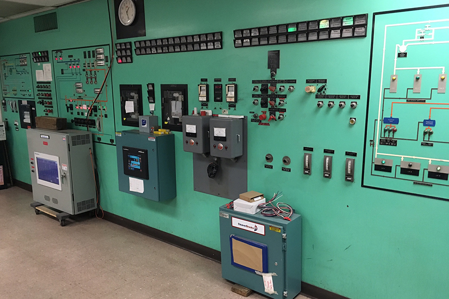 Power plant control panel before upgrade